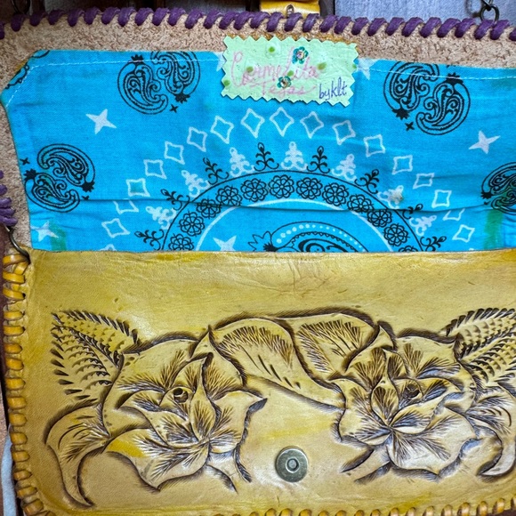 Genuine leather handcrafted small cross body one of a kind - Picture 5 of 5